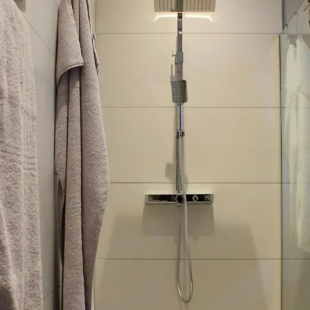 Апартаменты Lovely In With Wifi