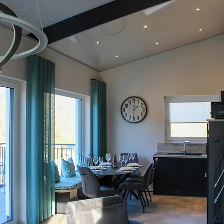 Luxurious In Daire Burgen (Mayen-Koblenz)